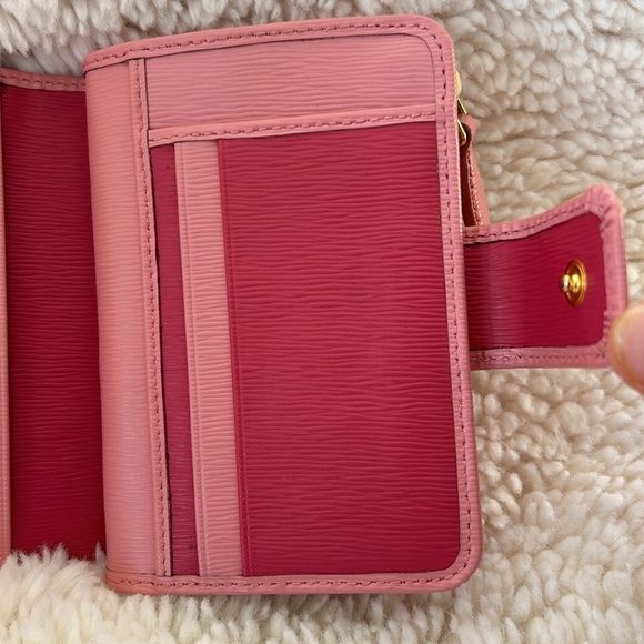 PRADA Saffiano Pink Bifold Wallet - Picture 7 of 10